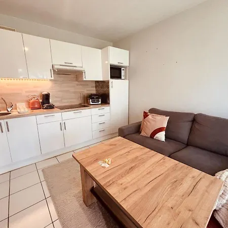 En Rez De Jardin Avec Parking Apartamento *