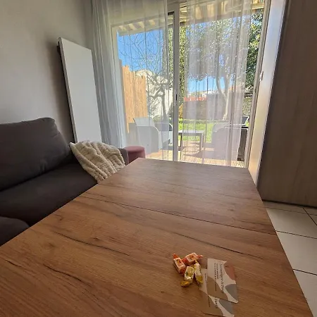 公寓 En Rez De Jardin Avec Parking 拉罗歇尔